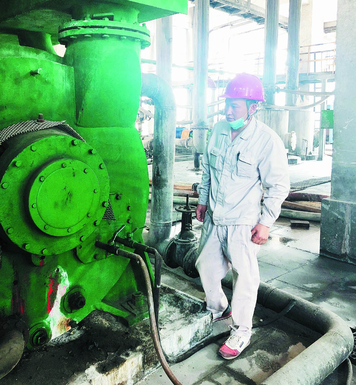 李喜榮磷酸車間檢查設(shè)備s_meitu_2.jpg 李喜榮磷酸車間檢查設(shè)備s_meitu_2.jpg